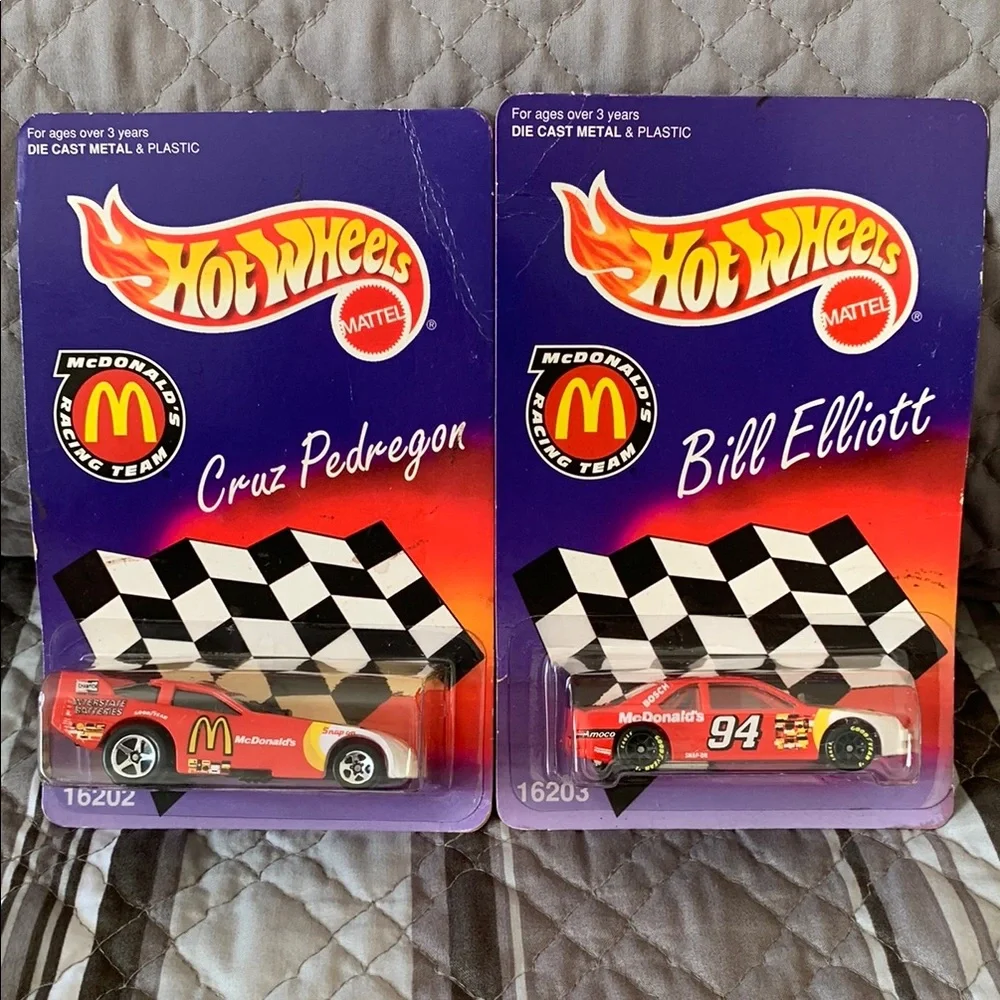 Mattel Hot Wheels McDonald’s Racing Team Cars- Cruz Pedregon & Bill Elliott 🆕